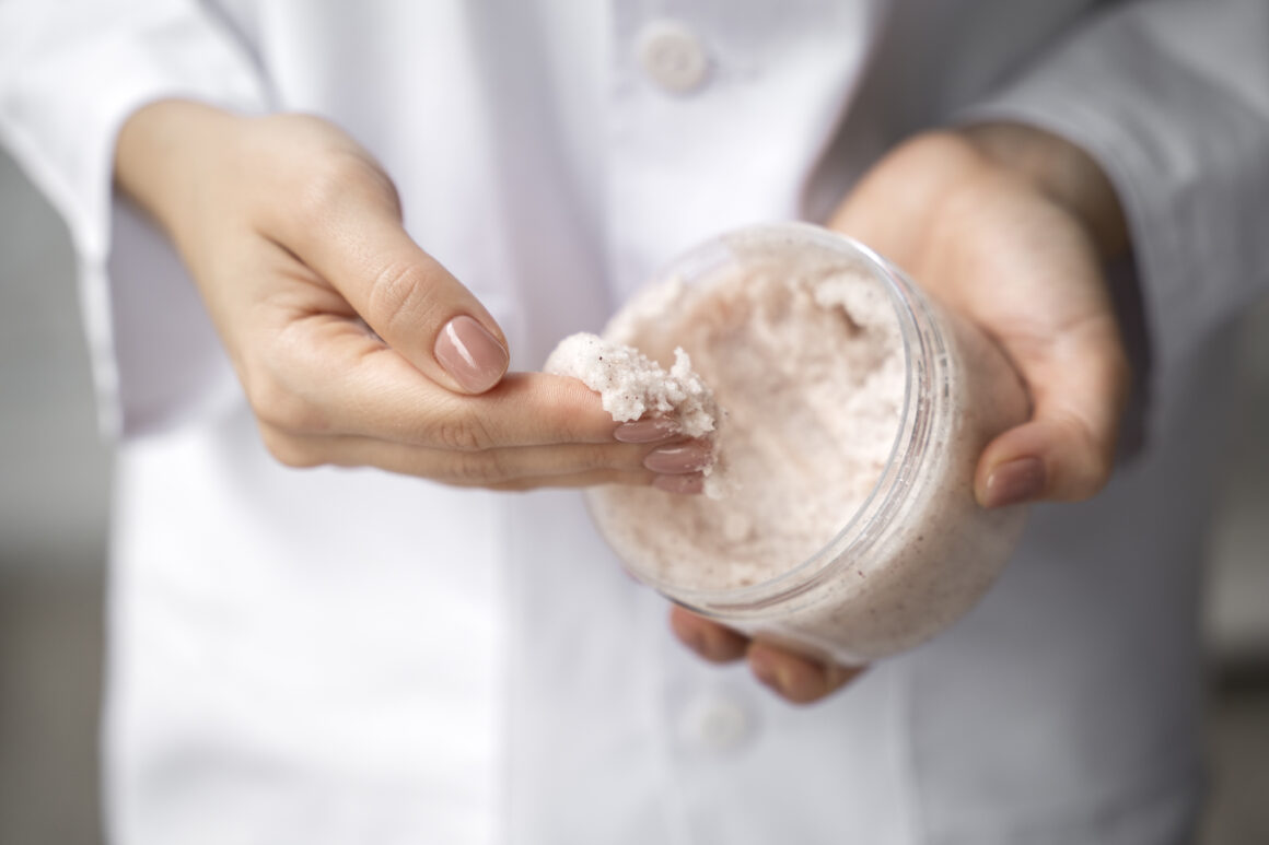 A women Hand with a Homemade Hair Scrub